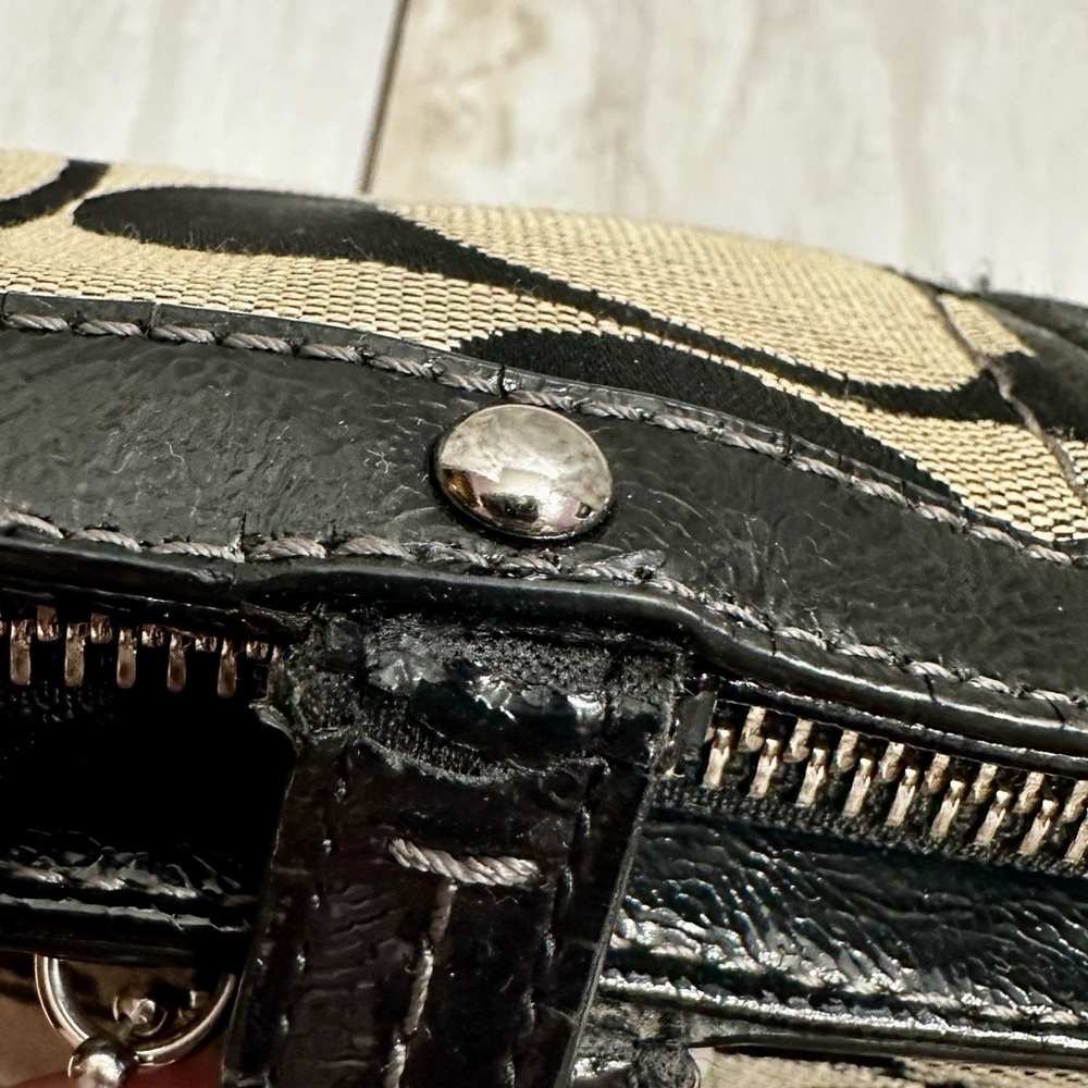 Coach Black and Cream Signature Tote Patent Leather Handles Trim Y2K  Classic - Picture 5 of 16